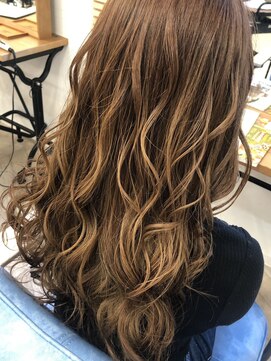 アヴニールバイアクロス 戸塚店(AVENIR by across) ハイライトベージュ！