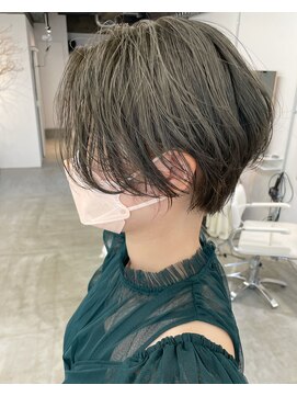 シアー(siar) ショートヘアー　オリーブベージュ　ヘアセット