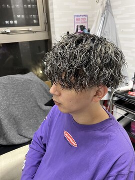 ヘアーグランデシーク(Hair Grande Seeek) 【ツイストスパイラルパーマ×ハイライト】☆