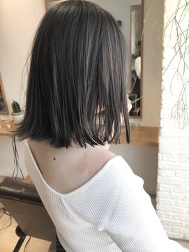 ロマリア(Lomalia) 【Lomalia表参道】グレージュカラー/シアーカラー/セミディ