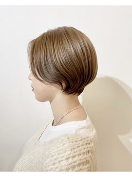 ウォーターリリー(Water Lily) 【ハンサムショート】ベージュカラーベリーショート