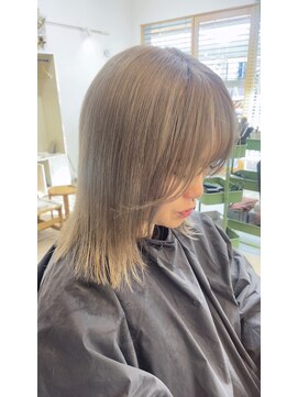 オリビアヘアー(OLIVIA HAIR) 大人かわいいミルクティーグレージュ