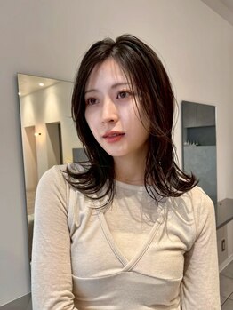 ただ染めるだけじゃない”髪質再整カラー”で白髪をカバーしながら、素美髪を叶える