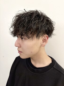 ビアンコ(bianco produce by L'Aube) メンズパーマ波巻きツイストスパイラル前下がりマッシュ千早