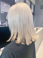 アルバム 銀座(ALBUM GINZA) ブロンドミディ_アッシュブラウンネオウルフ外ハネボブ_ba277071