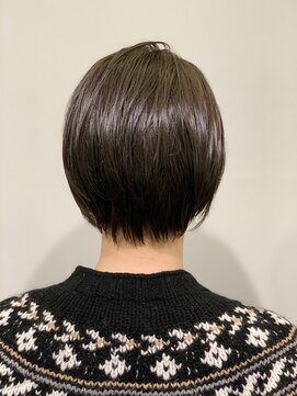 コマ(coma) 【coma中野】超王道耳掛けショート＿アッシュベージュ