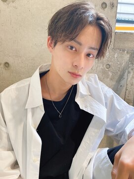 シェルター バイ トウキョウ(Shelter by TOKYO) 前下がりセンターパート/ツイストスパイラルパーマ