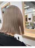 大人可愛い外ハネベルボブ×ミルクティーグレーベージュ