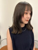 池袋 イルミナカラー 透明感 外ハネ ミディ レイヤー