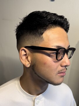 ミリオンバックス 上野(Million Bucks) フェザーアップフェード