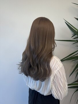 ブローチェラウカ(Broche lauka) レイヤーカット×ヘーゼルベージュ