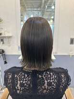 トッカ ヘアアンドトリートメント 難波店 ラインが可愛いぱつっとボブ
