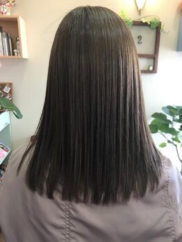 ヘアーサロン いろはの写真/【朝のスタイリングも楽に♪】うるつやになれる酸性ストレートに定評あり！ダメージレスにお悩みを解決☆
