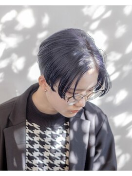 ルプラ ブリリアント(le-pla brilliant) 刈り上げ/ハンサムショート/センターパート/ダブルカラー/ブルー