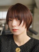 ワン 茅ヶ崎(ONE002) オリーブベージュ/ウェットヘア /レイヤーカット /茅ヶ崎