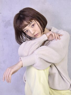 コイ(coii) ケアカラーで作るナチュラルベージュのワンレンボブ