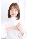 透け感バングのレイヤーボブスタイル