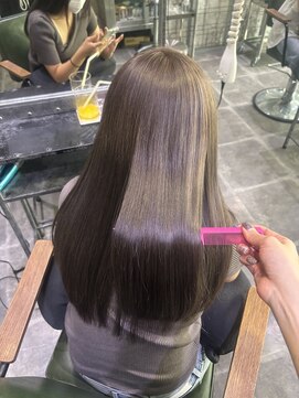 ウム(UMM) グレージュカラー