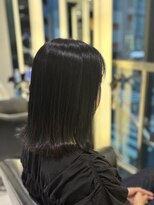 エアー 銀座タワー(AIR)&nbsp;肩について自然にはねる外ハネ　伸ばしかけヘア