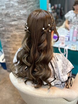 リエラ 新宿(RIERA)の写真/トレンドの編み込み・リボンアレンジetcを掛け合わせたアップスタイルをお手頃価格で♪[新宿駅/ヘアセット]