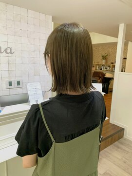 ラトゥーナ 西宮北口店(Ratuna) 【Ratuna/西宮北口】オリーブベージュ&切りっぱなし外はねボブ