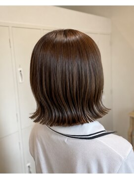 ロッカ(ROCCA) 外ハネラウンドボブ