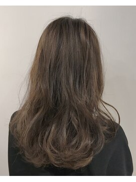 コッチ(kocchi.) 大人可愛い20代30代40代透明感ナチュラルグレージュ