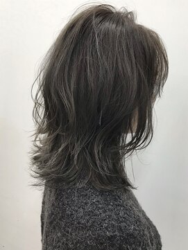 キューズ クラブ(cuz KLUB) 【cuzKLUB 】ミディアムレイヤー×コントラストアッシュ