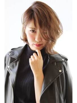 レウナ 外苑前(Reuna) 大人カジュアル　ウェービーボブ　ひし形で大人可愛い