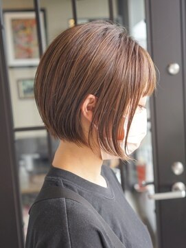 メゾン アヴァロ(Maison Avallo) 切りっぱなしショートボブ