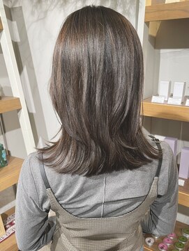 トリコ ショップアンドヘアサロン(tricot shop hair salon) ハイライトで仕上げる◎立体感カラー/ ラフグレージュ/ネイビー