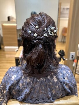 アロマ ヘアルーム 池袋店(AROMA hair room) お呼ばれヘア　ハーフアップアレンジ　パールアクセ