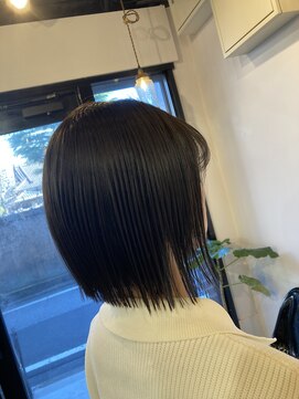 レイリー(LAiLy) 切りっぱなし パッツン ストレート