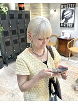 ヲタク(wotaku.)&nbsp;ホワイトカラーブロンドダブルカラーケアブリーチハイトーンボブ