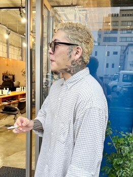 ホームボーイ(HOME BOY)の写真/【メンズ特化サロン】高い技術力でナチュラルパーマから最新パーマスタイルまでダメージレス/ニオイレスに