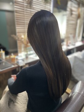 ルアン(Luan) ロング×ナチュラルカラー