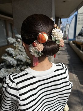 アミュー(amiu) まとめ髪シニヨン