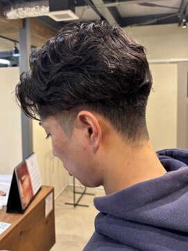 アイフラット 本店(I-FLAT) かき上げヘア七三ヘアツーブロックメンズ毛流れパーマ