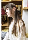艶々ハイトーンヘア。ブロンドベージュ、ダメージレス縮毛矯正