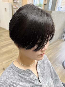 アムロードヘア(Amouroad hair) モードに映える！シャープな印象の美シルエットショート