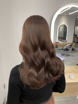 ジーナ 渋谷駅前(Zina)&nbsp;＊ミルクティーベージュくびれヘアロング＊美髪【Zina渋谷駅前】