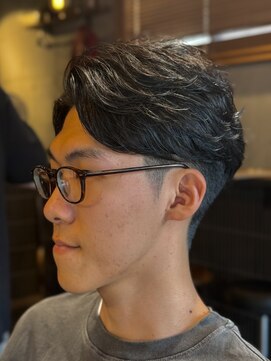 ニゲラ 町田(NIGELA) 大人な毛流れショート