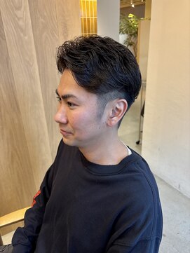 ソウスシア(SOURCE cia) 30代大人男子ルーズパーマ【佐藤和弥】