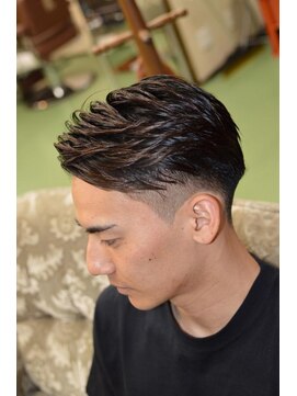 ラフカッターズ 立川店別館 サイドパート【立川/理容室/床屋/顔剃り/シェービング】