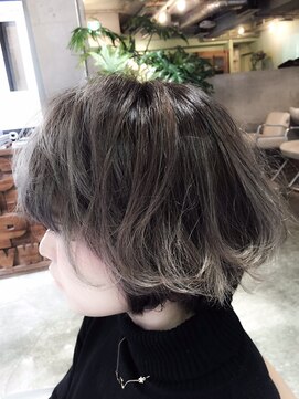 サロンドミルク 原宿(salon de MiLK) 根元暗めグラデ×グレージュ