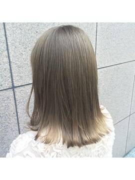 ロマリア(Lomalia) ★ 流行りの切りっぱなし外ハネボブ × グレージュ 2 ★