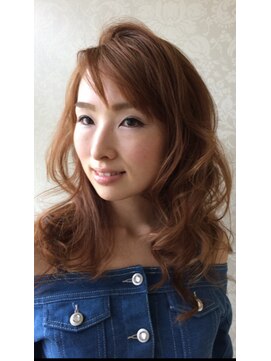 ケーアンドケーオリジナルヘアー(K&K original hair) 重さを感じさせないゆるやかロング