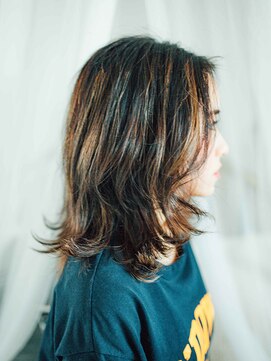 カラーサロンビスカリア 相模原エリア 淵野辺駅店(Color salon Biscaria) 外巻き☆ひし形☆センターパート［淵野辺］［淵野辺駅］