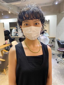 ソイ 下北沢(soi) バングが可愛いショートウルフパーマ