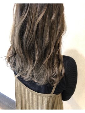 スーパーカットトリイマエショップ(SUPER CUT TORIIMAE SHOP) ロング　グレージュ